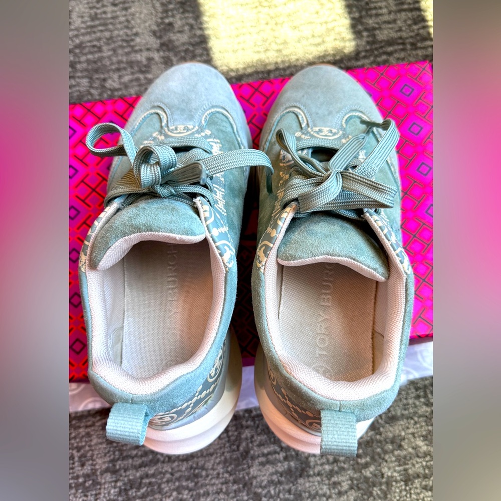 🤩Tory Burch T Monogram Good Luck Sneakers Blue/Cream White Size 7.5 like new!🤩 - Picture 12 of 13